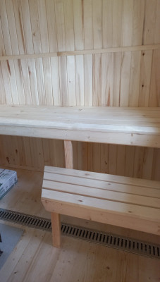 Парная с полками из осины в мобильной бане.jpg